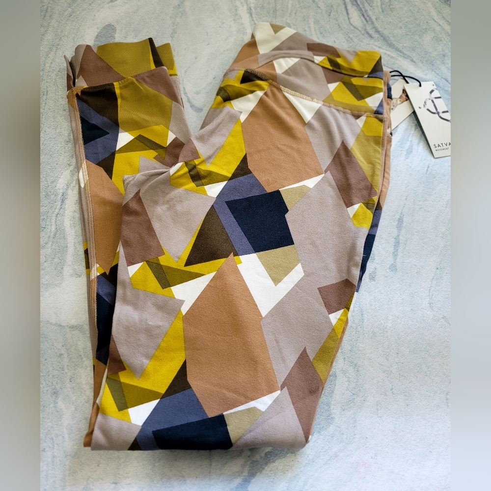 Satva Mantra legging  Vector print size L